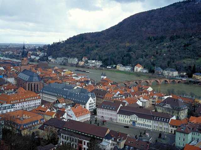 16-6 Old Castle, Heidelberg, Germany, March 2000/ Leica Minilux Summarit 40mm Kodak EBX
