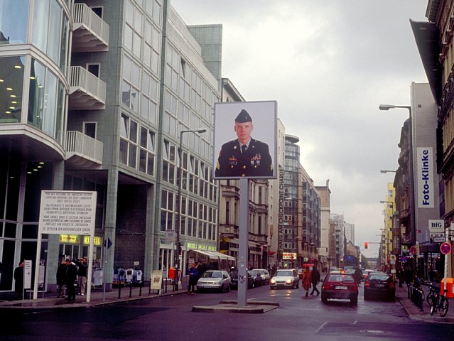 17-10 Checkpoint Charlie, Berlin, Germany, November 1999/ Leica Minilux Summarit 40mm Kodak EBX