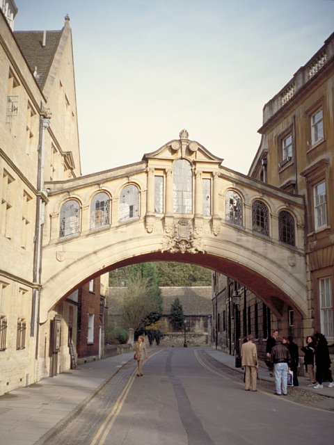19-6 Bridge of Sighes, Oxford, United Kingdom, March 1999/ Contax T2 35mm Kodak Film ED-3