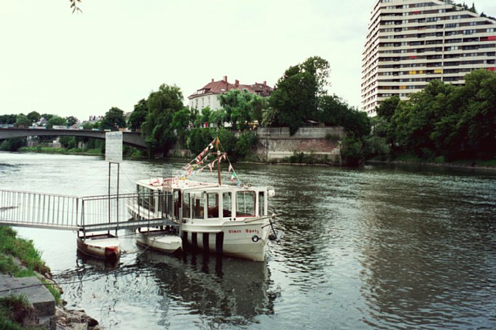 34-11 The Danube, Ulm, Germany June 1996/ Niokon Teletouch 35 - 65 mm KDK G100-5