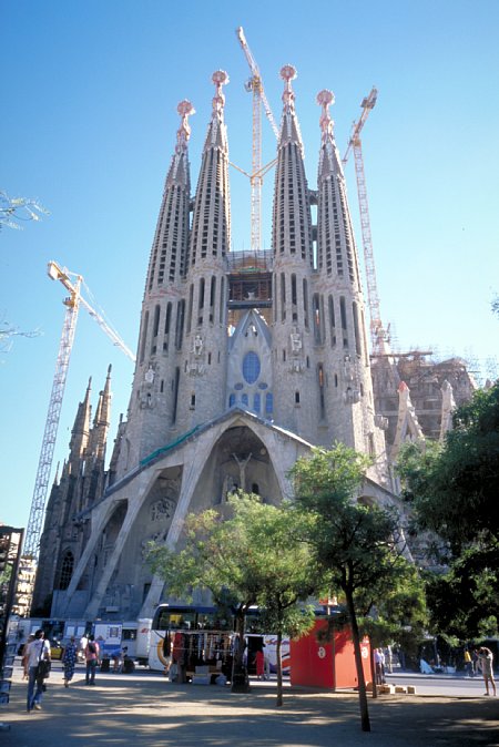 46-4 Sagrada Familia, Barcelona, Spain, September 2003/ Bessa L Snapshot Scopar 25mm Kodak E100GX