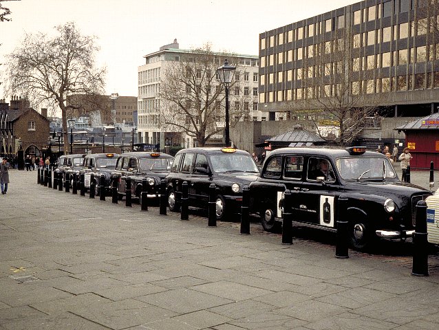 6-5 London, United Kingdom, March 1999/ Contax T2 35mm Kodak Film TBD